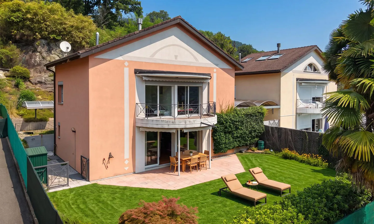 SPLENDIDE VILLA 7.5 PIÈCES AVEC JARDIN PRIVÉ À MONTEGGIO - Photo 9 sur 12