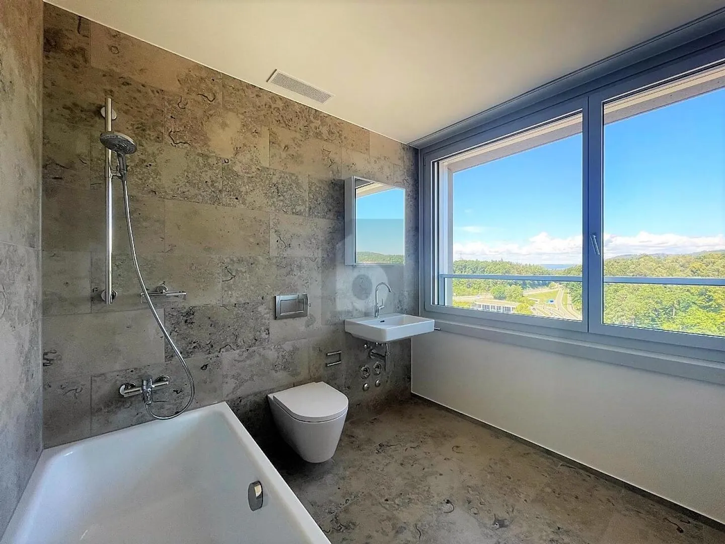 EXKLUSIV UND HOCHWERTIG MIT HERRLICHER AUSSICHT - Foto 5 von 6