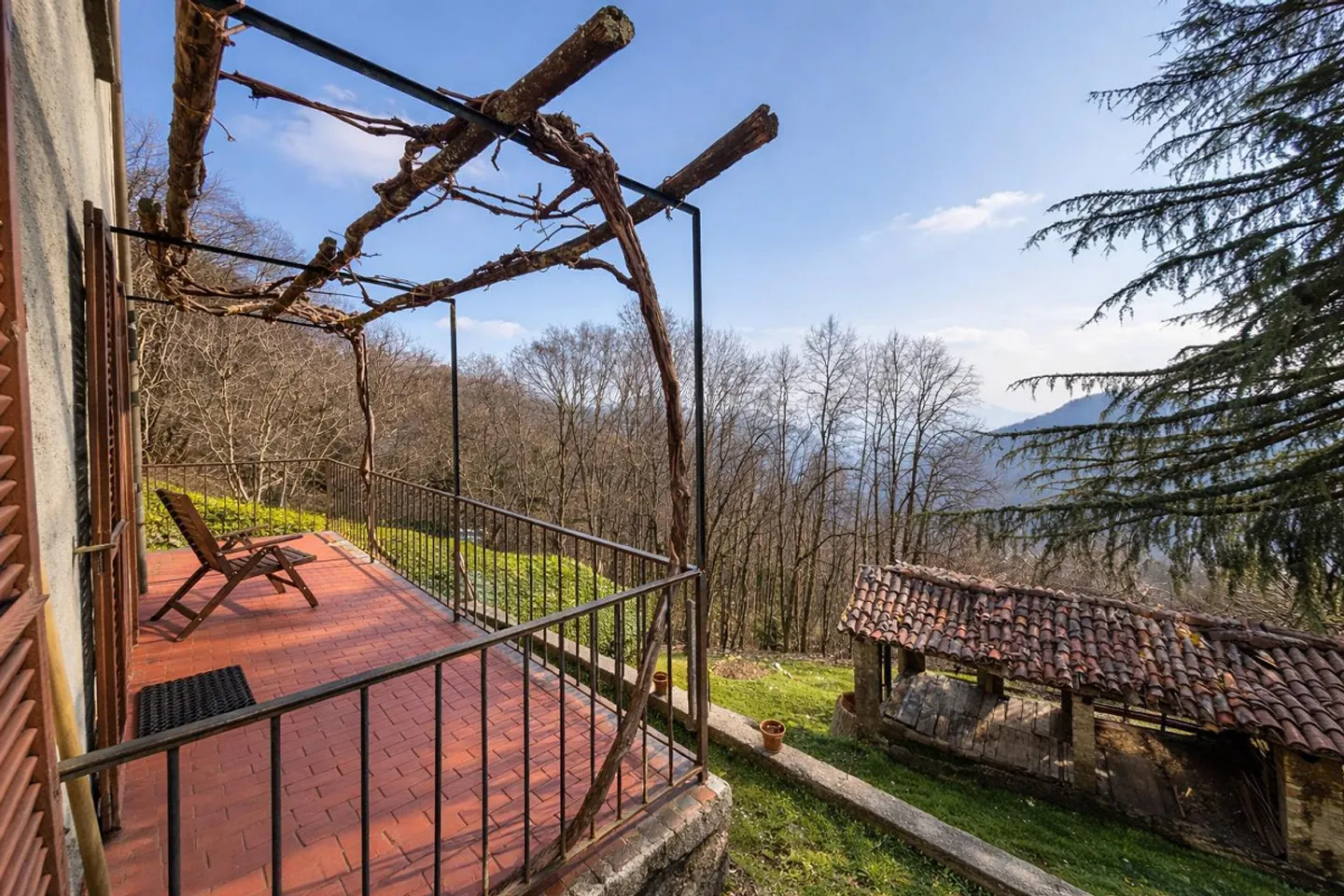 Core house with garden in Aranno - Photo 5 of 9