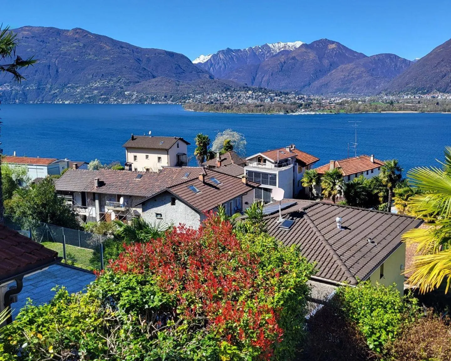 Casa bifamiliare 4 1/2 locali in posizione da sogno - Foto 1 di 7