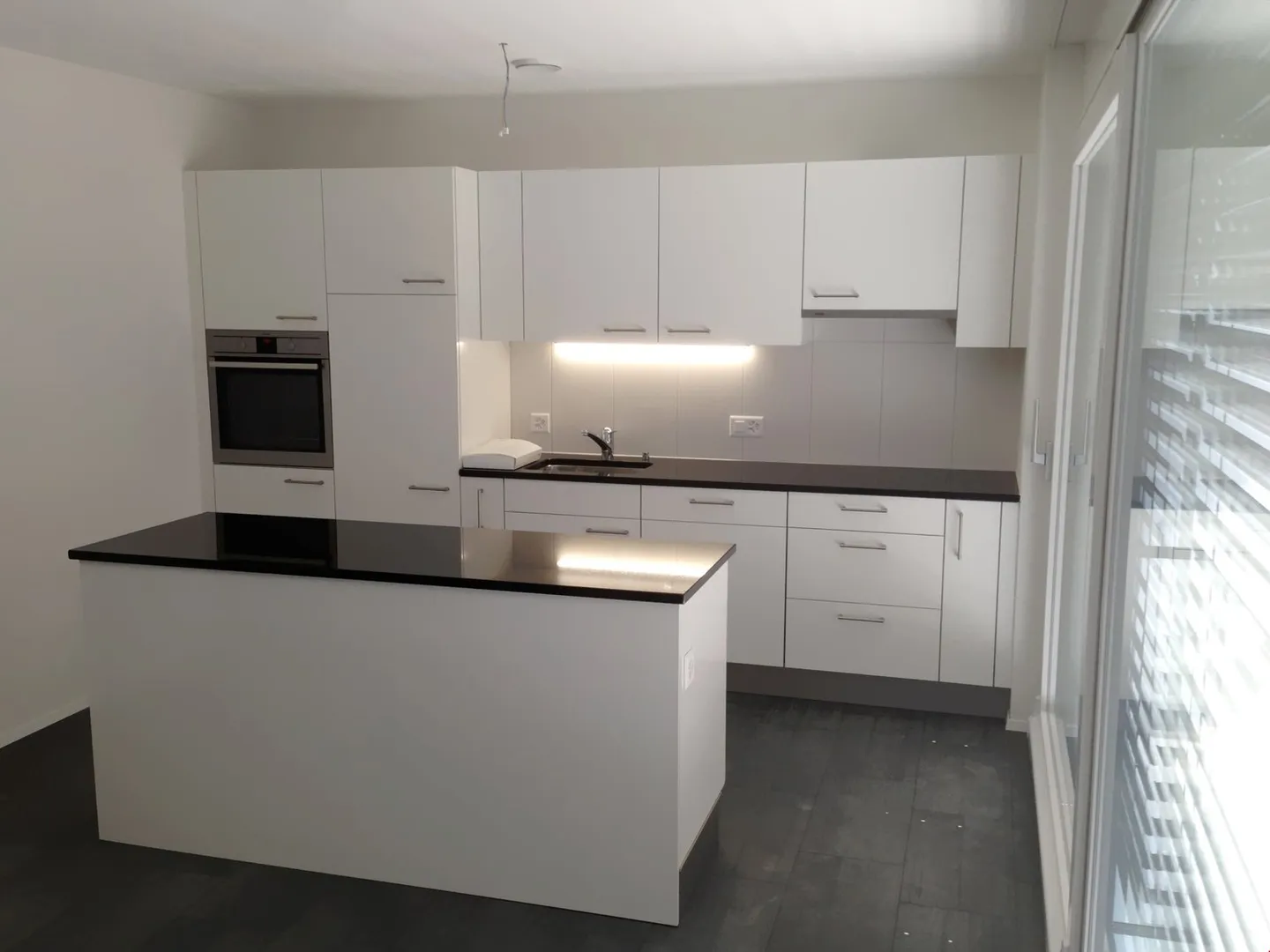 Appartement lumineux de 3,5 pièces dans le quartier d'Oberfeld - Photo 2 sur 11