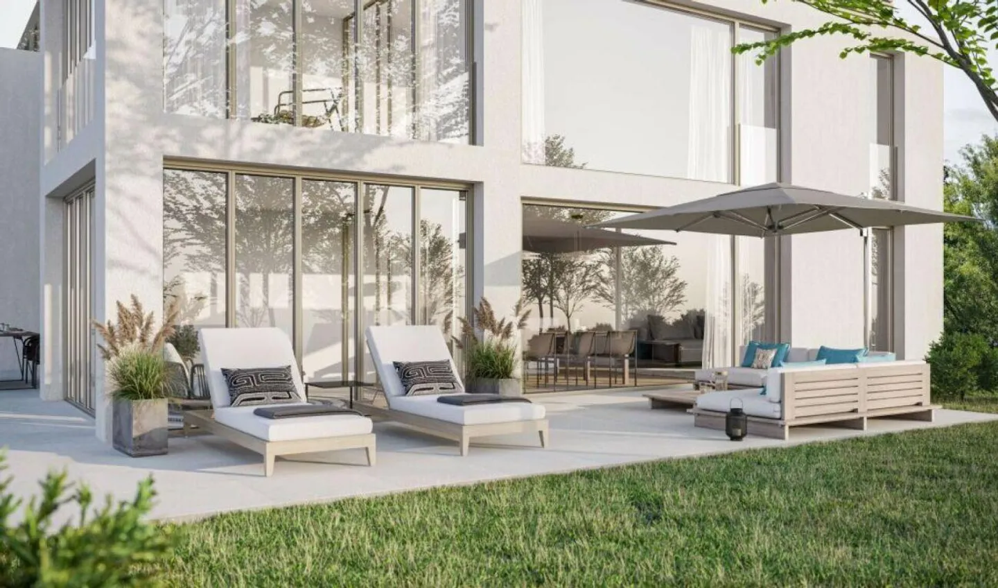 Modern Apartment with Winter Garden - Photo 2 of 6