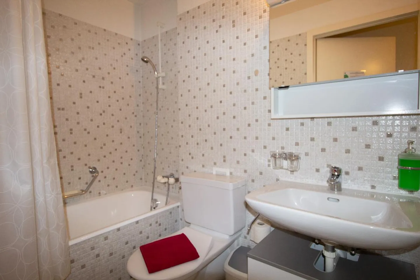 Appartamento 1.5-03, luminoso, ben tenuto appartamento di 1.5 stanze con balcone sud-est - Foto 6 di 7