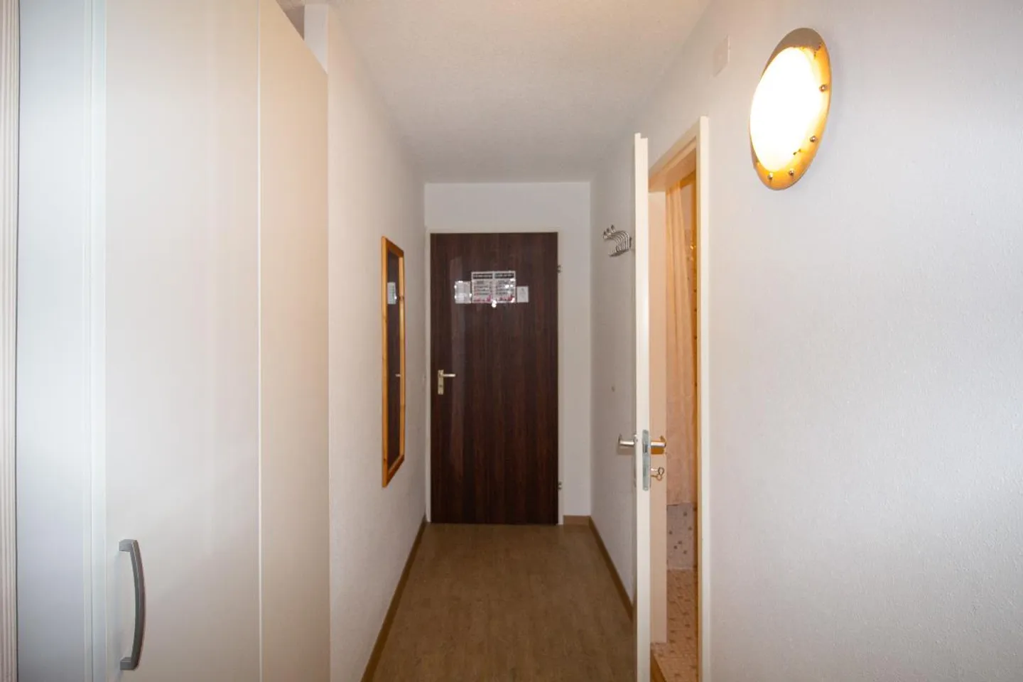 Appartamento 1.5-03, luminoso, ben tenuto appartamento di 1.5 stanze con balcone sud-est - Foto 7 di 7