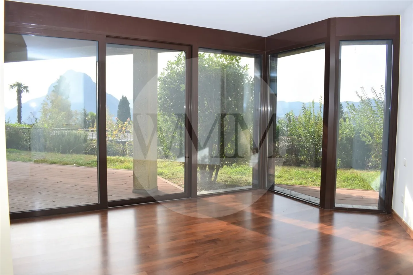 «GROSSE WOHNUNG MIT GARTEN UND SEEBLICK» - Foto 3 von 7