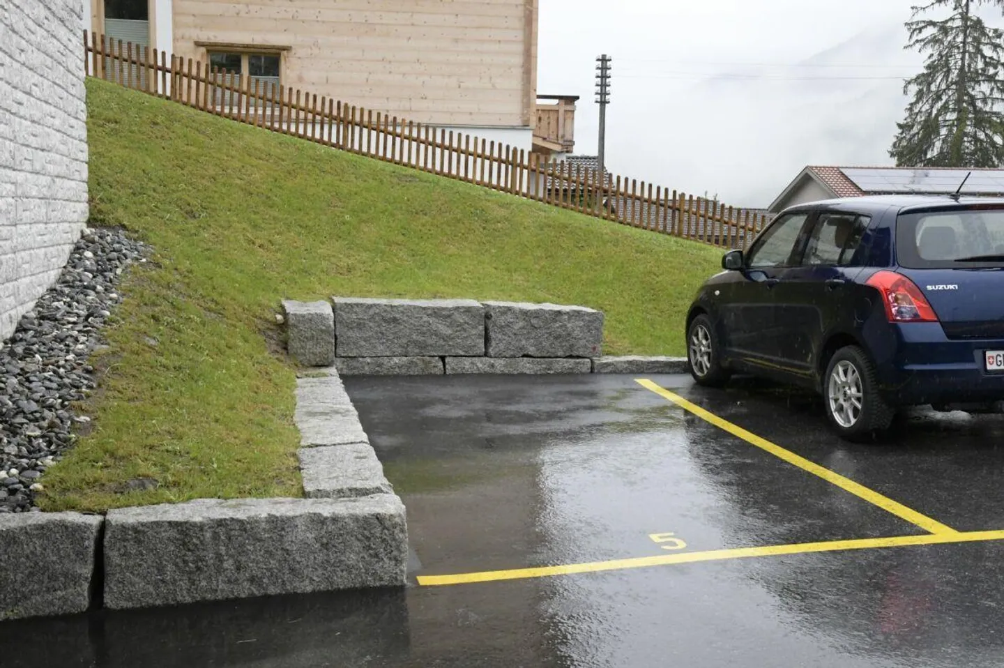 Espace de stationnement - Photo 2 sur 5