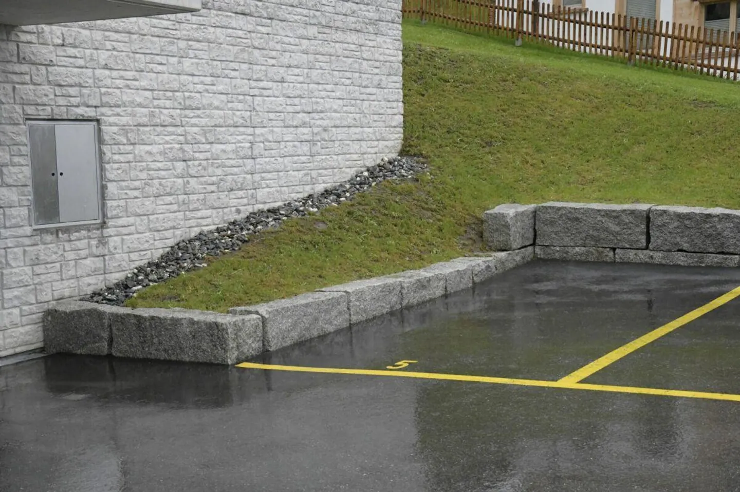 Espace de stationnement - Photo 4 sur 5