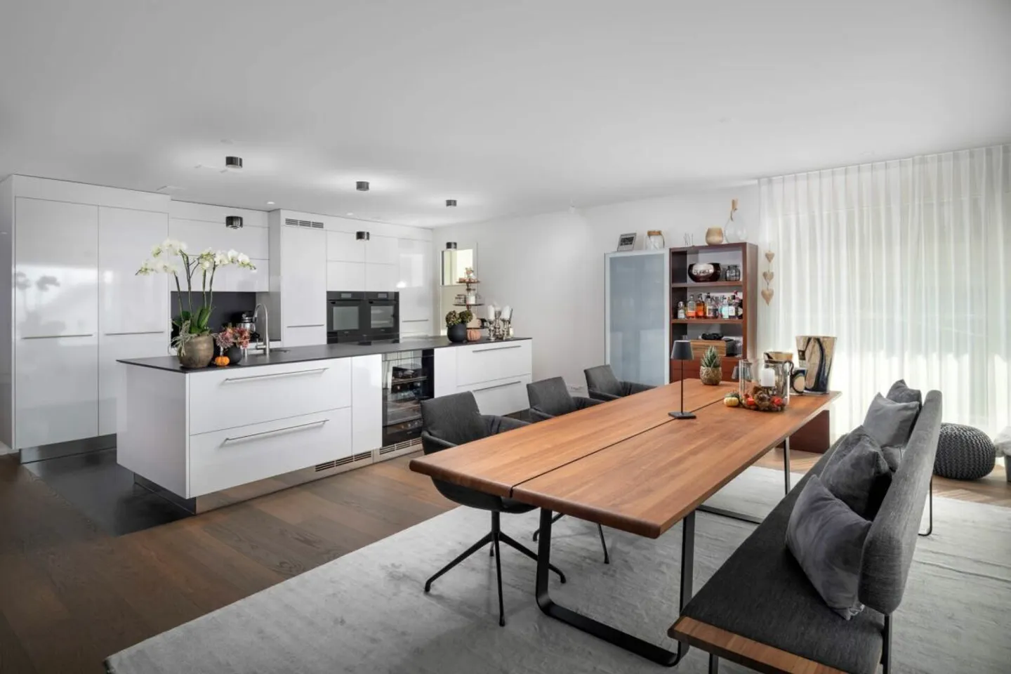 Spazio per alte pretese: Appartamento con terrazza nel quartiere Leisihalden - Foto 3 di 14