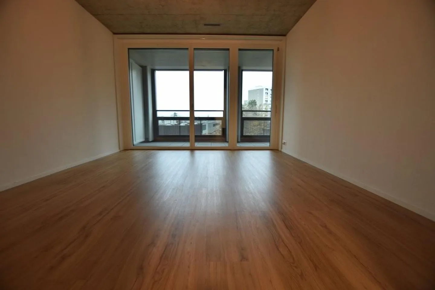 Grosszügige und zentrale 4.5-Zimmerwohnung im Herzen von Bern-Bümpliz - Photo 5 of 11