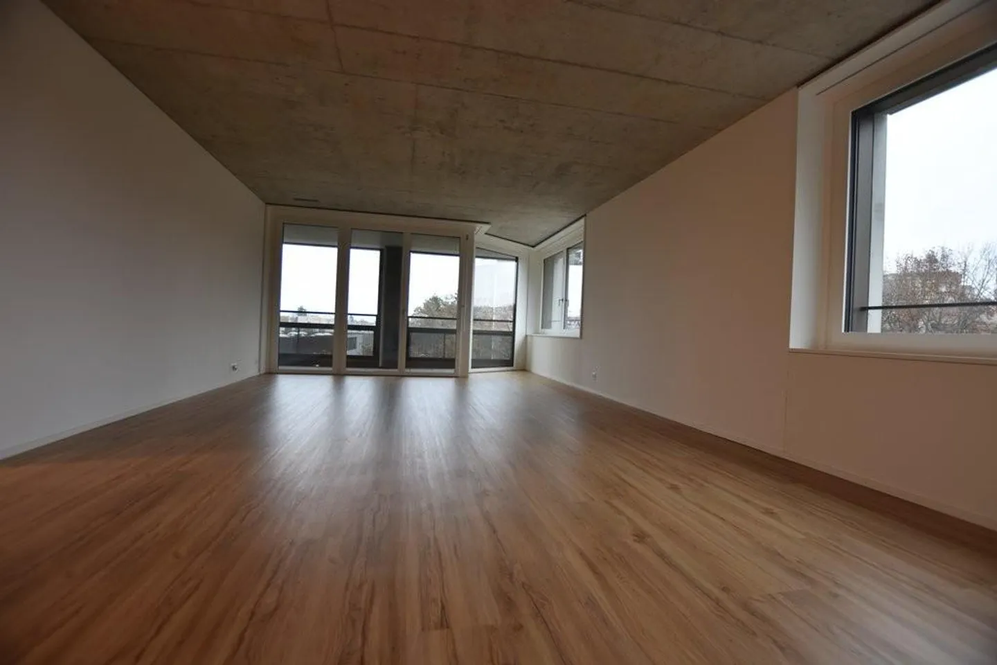 Grosszügige und zentrale 4.5-Zimmerwohnung im Herzen von Bern-Bümpliz - Photo 6 of 11