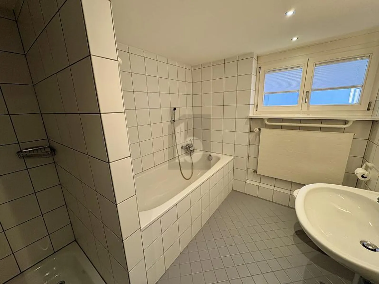 CENTRALE, TRANQUILLO E RINNOVATO DI RECENTE - Foto 4 di 6