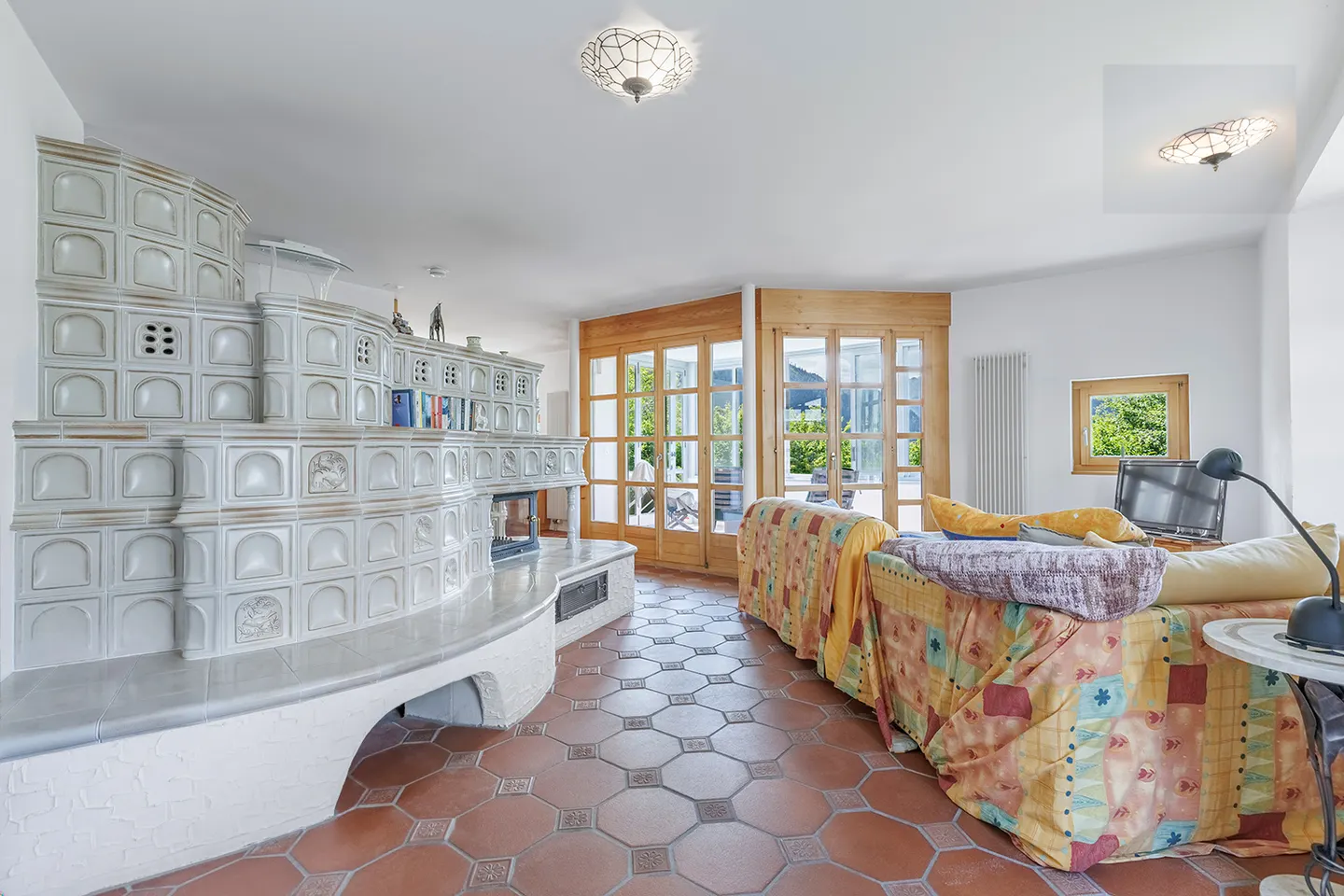 Bright and Cozy Home for Families - Photo 2 of 10