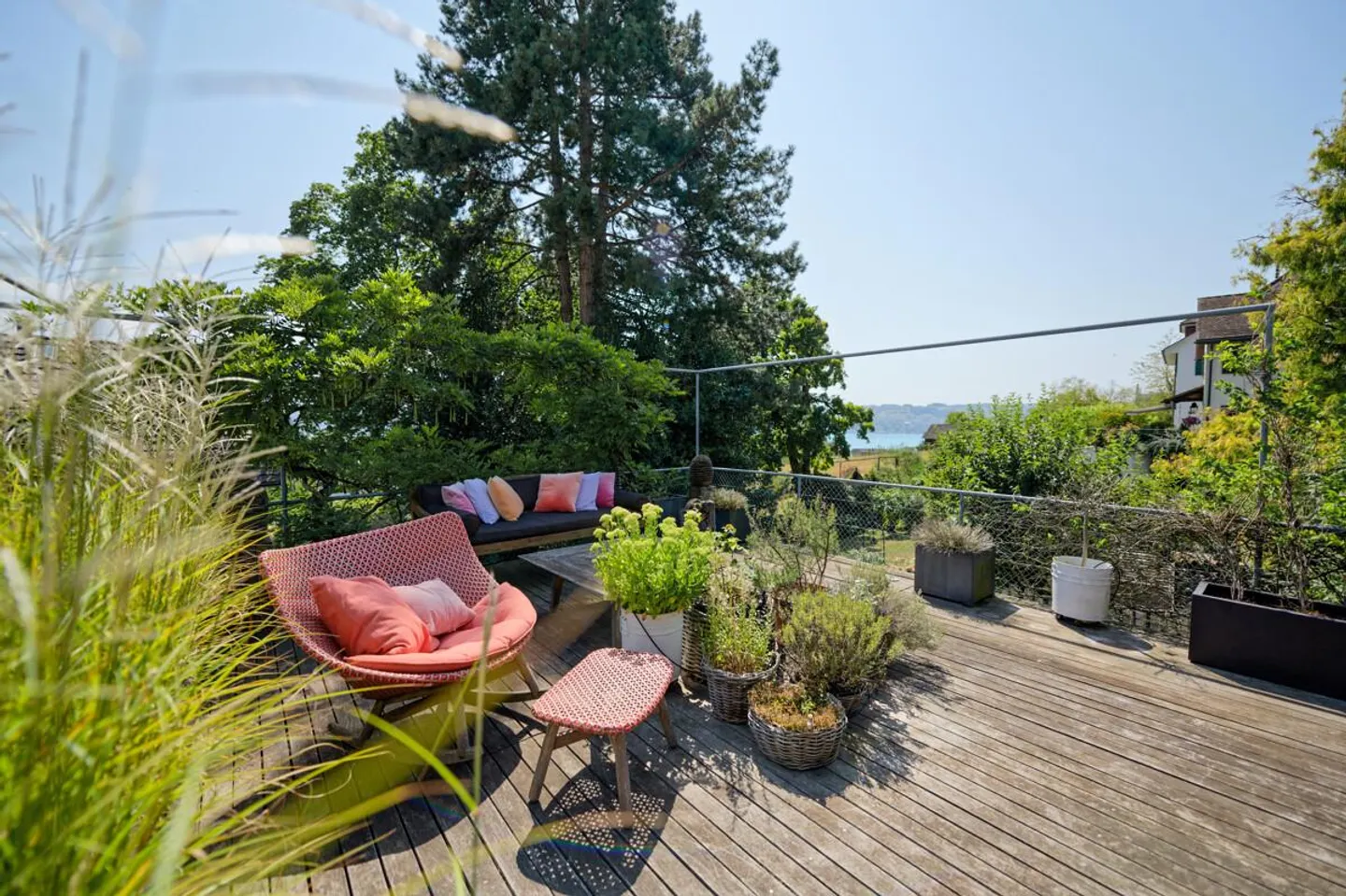 Casa angolare per uno stile di vita elegante con un'atmosfera speciale - Foto 2 di 5