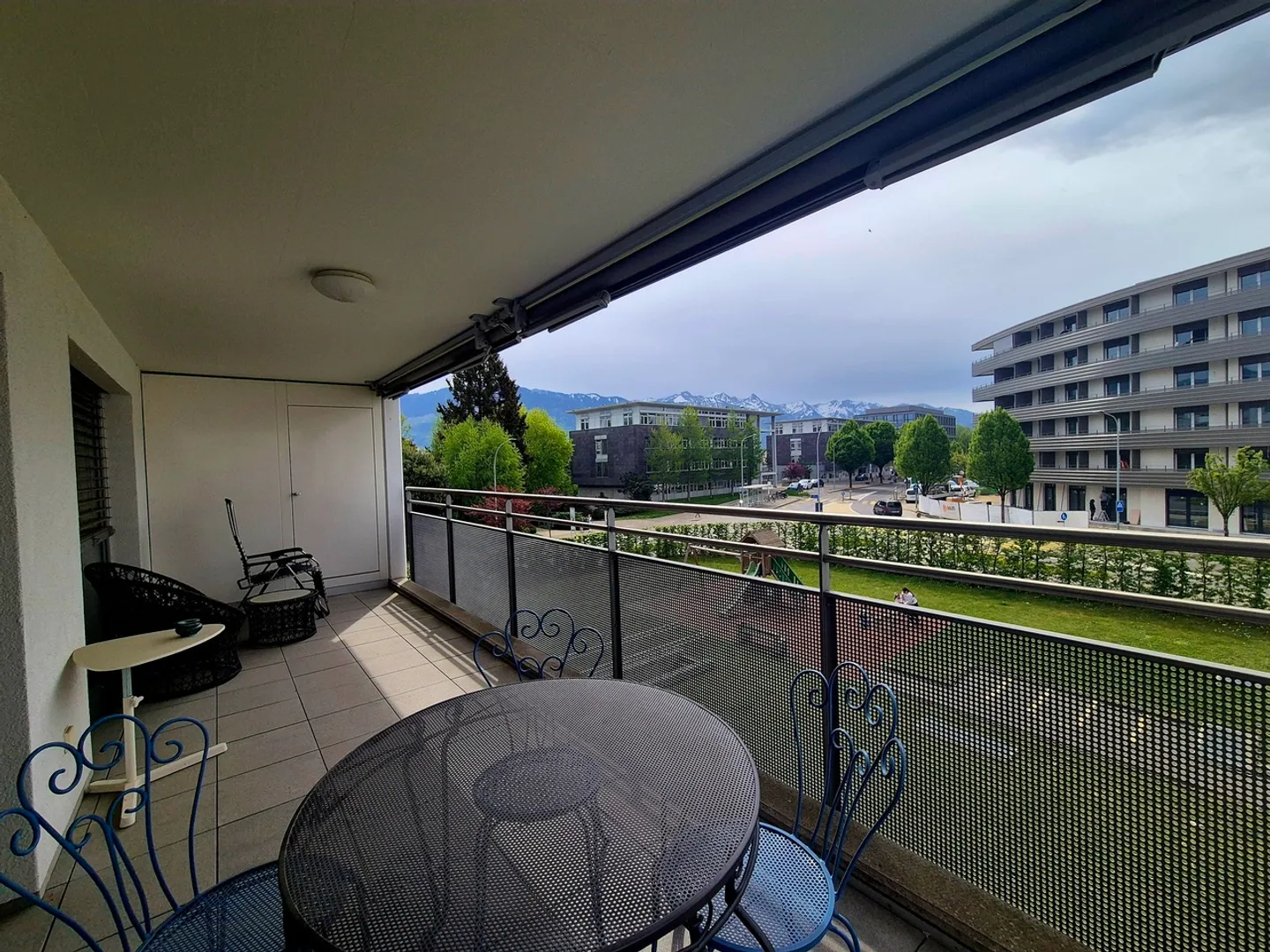 BULLE - Appartement 3,5 pièces au centre-ville avec raccordement pour machine à laver - Photo 2 sur 10