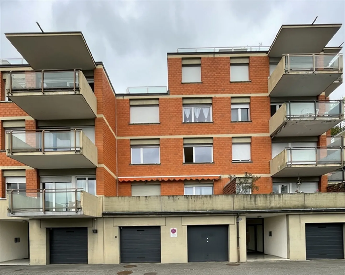 3 CHAMBRES AVEC VUE et petite TERRASSE/JARDIN - Photo 1 sur 11