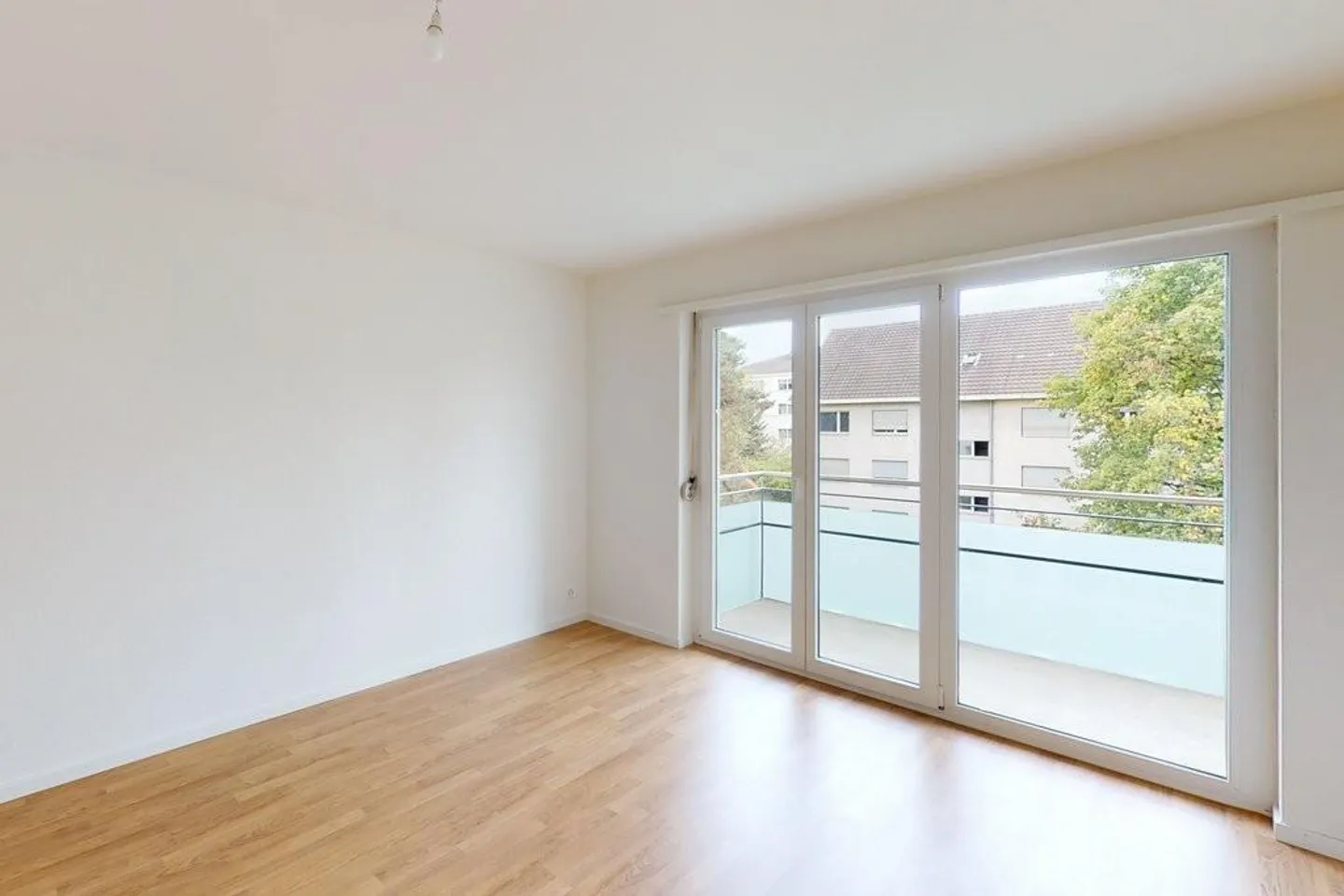 Appartement 3.0 pièces avec lave-linge-sèche-linge - Photo 1 sur 9