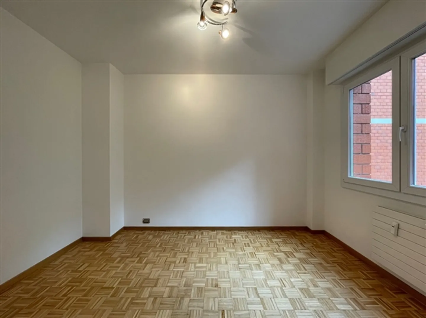 3 CHAMBRES AVEC VUE et petite TERRASSE/JARDIN - Photo 9 sur 11