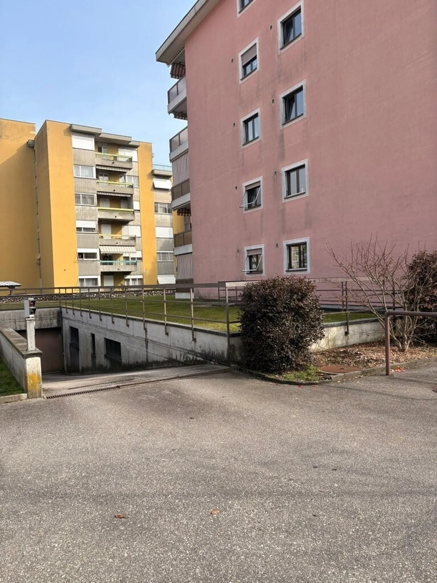 For rent parking space in garage in Locarno - Photo 2 of 2