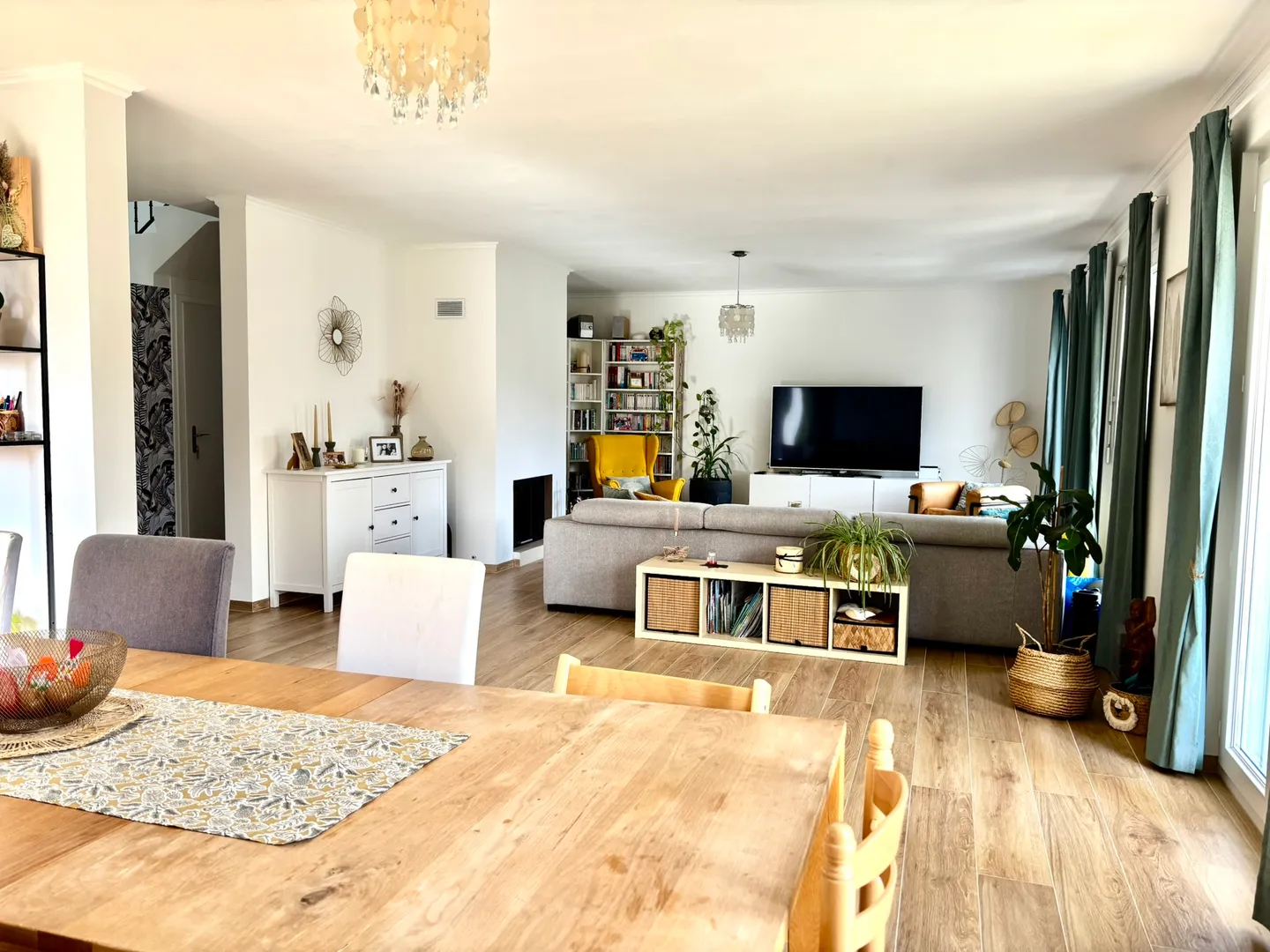 Luxury Villa with Mountain View - Photo 1 of 20