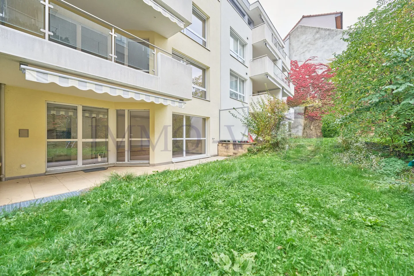LUMINEUX AVEC TERRASSE AVEC EMPLACEMENT IDEAL - Photo 1 sur 9