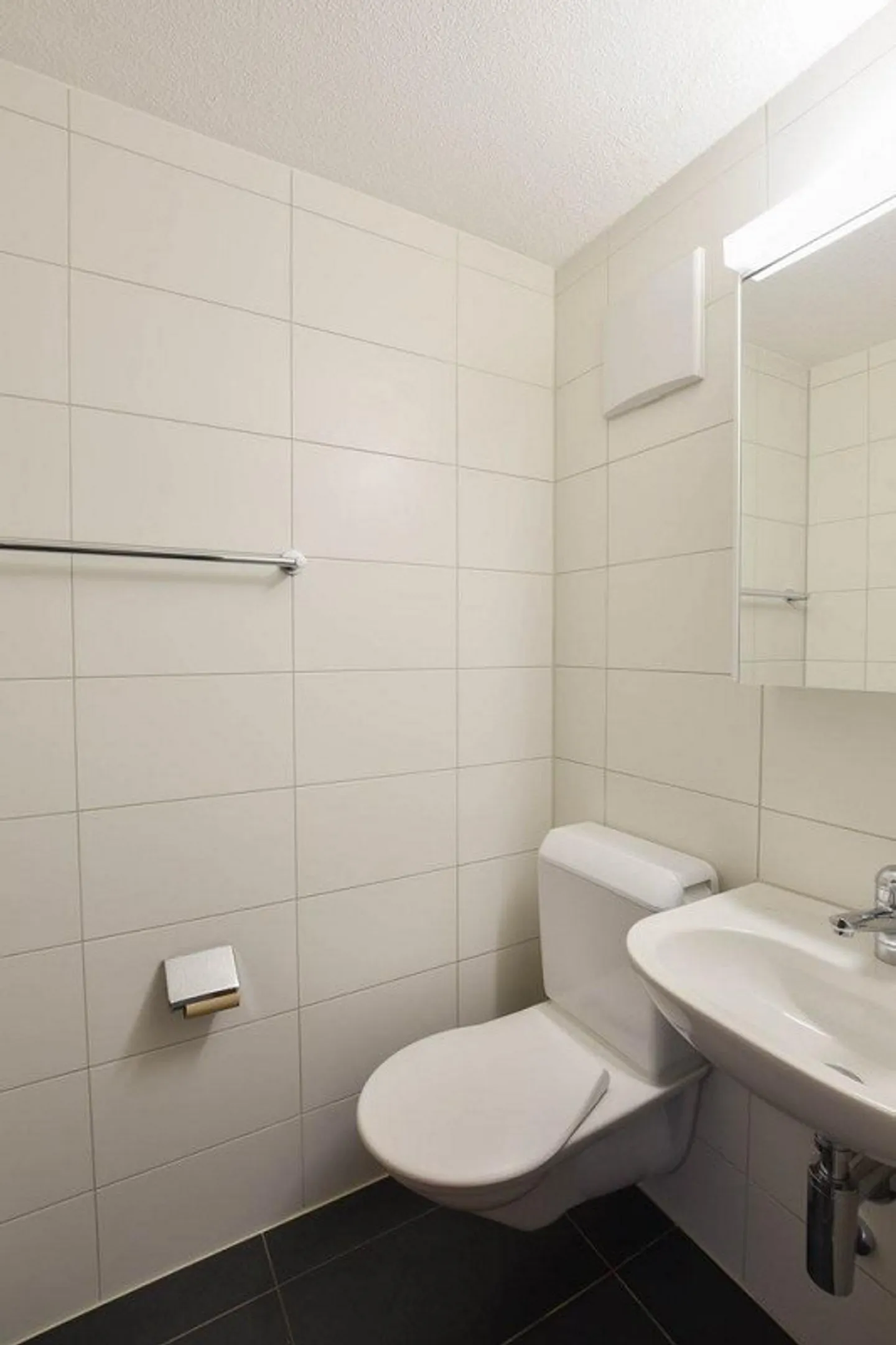 Renovated Gallery Apartment - Photo 6 of 8