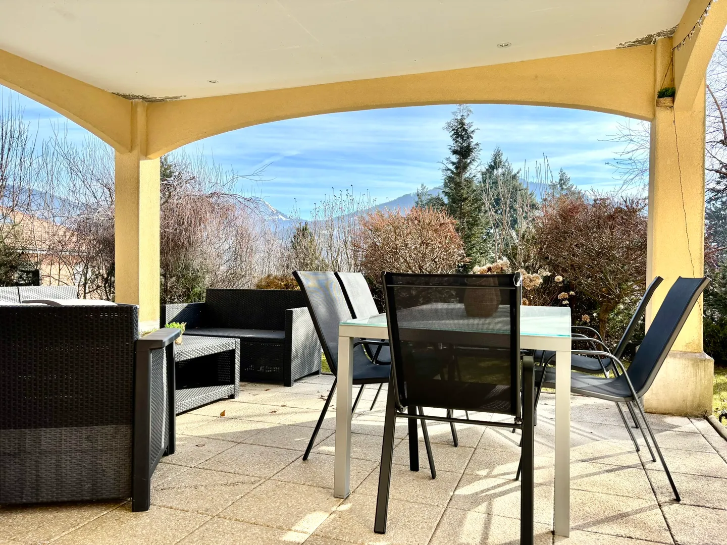 Luxury Villa with Mountain View - Photo 17 of 20