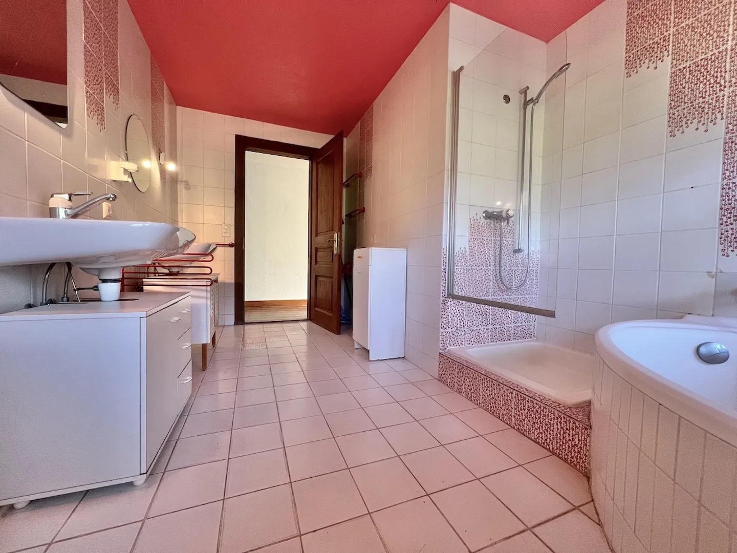 Farmhouse converted into 2 spacious apartments - Photo 6 of 8