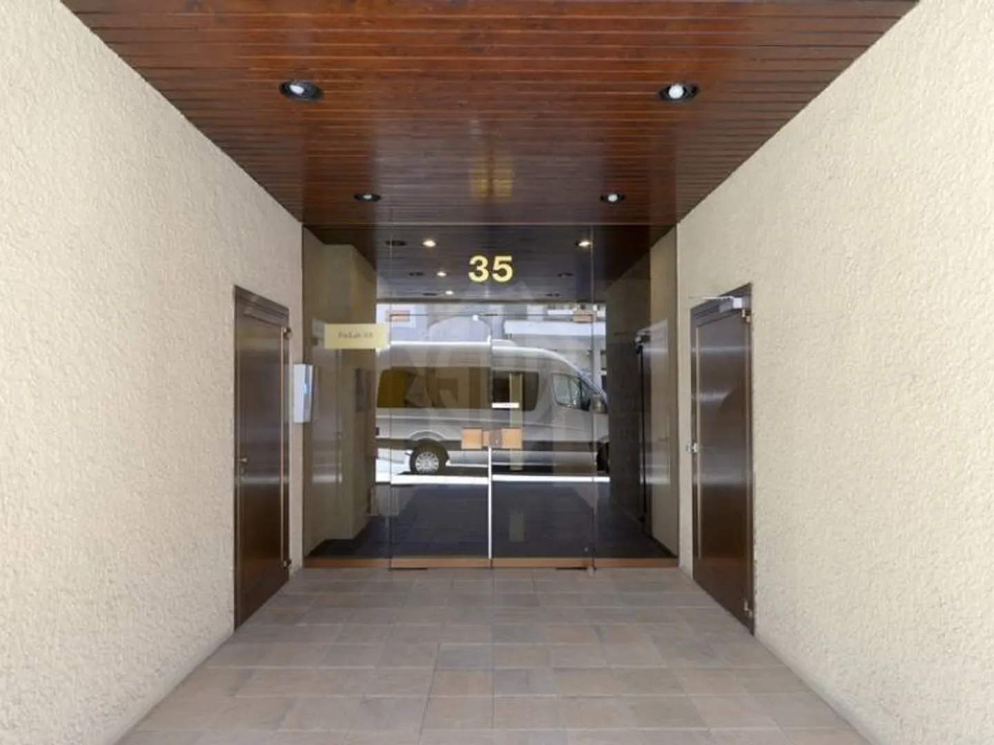 Parking - Geneva - Photo 4 of 4