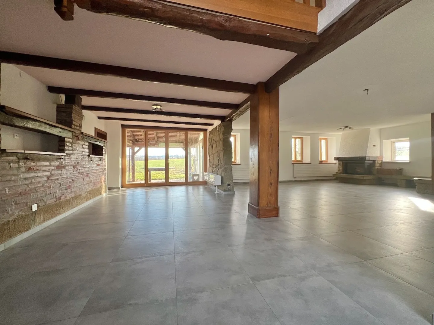 Farmhouse converted into 2 spacious apartments - Photo 4 of 8