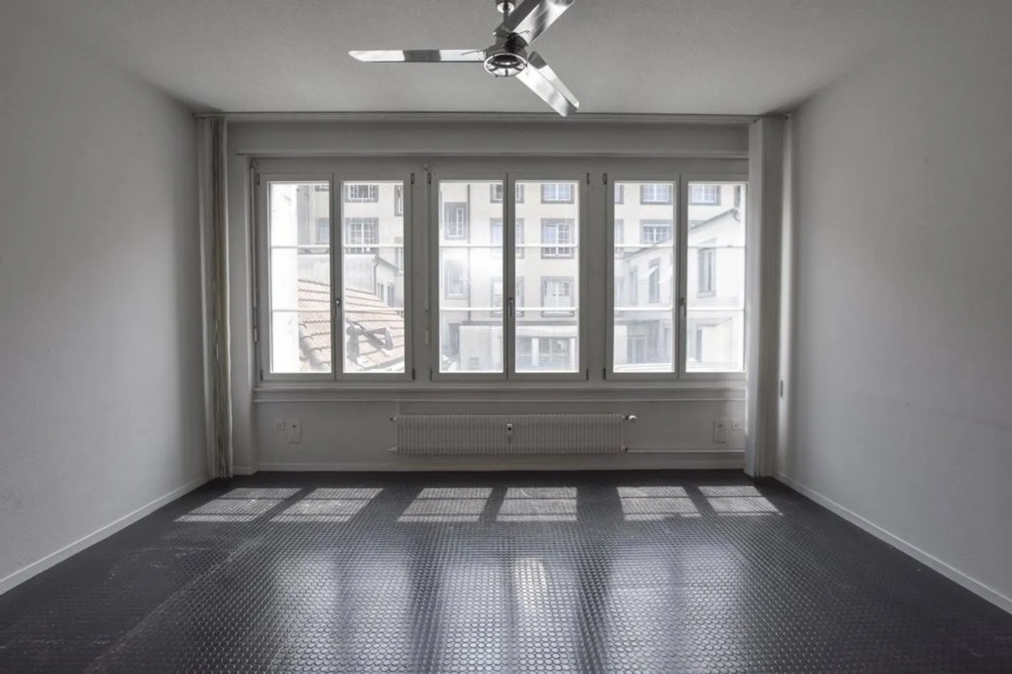 Attractive commercial space in a central location in Bern - Photo 1 of 9