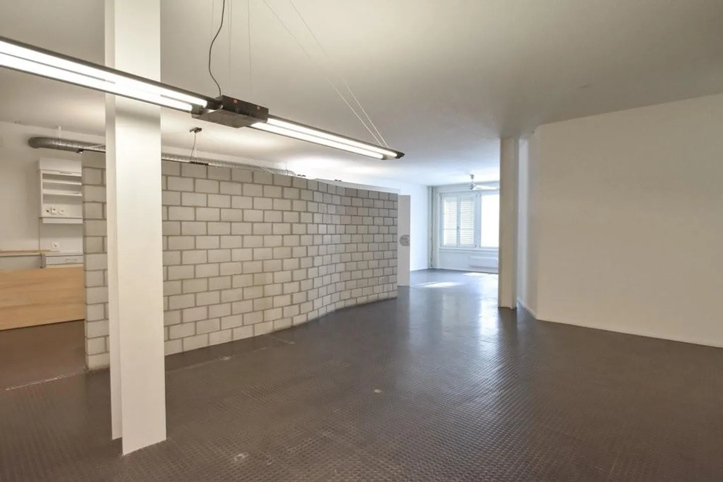 Attractive commercial space in a central location in Bern - Photo 3 of 9