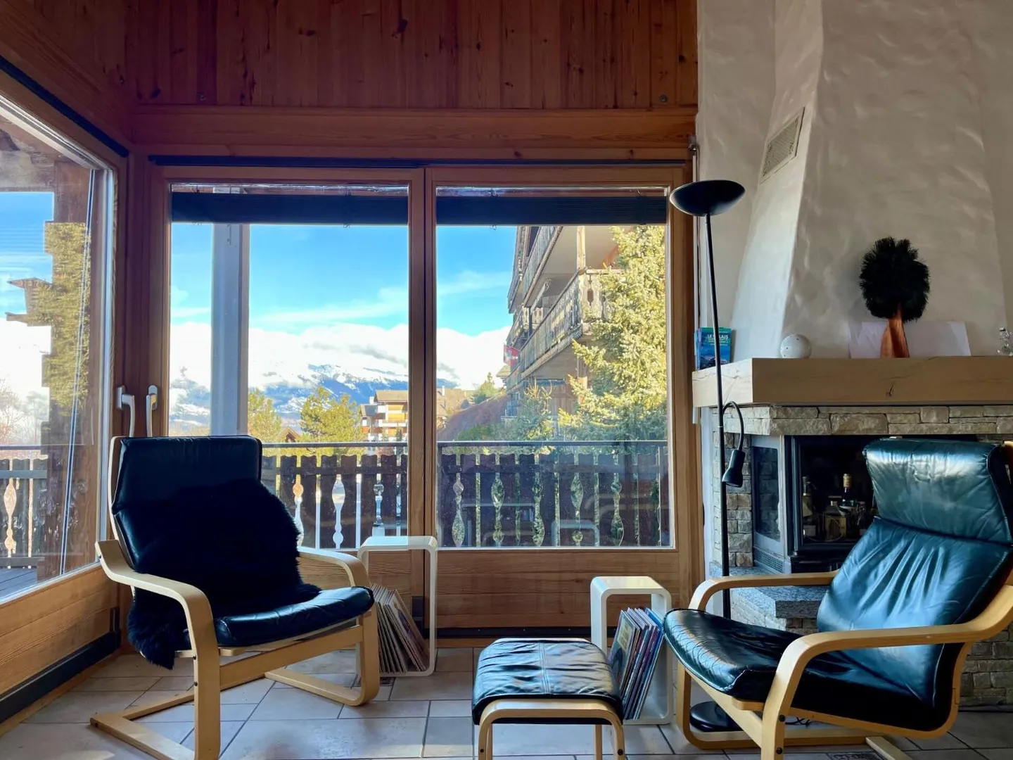 Stunning Duplex Apartment with Views - Photo 5 of 13