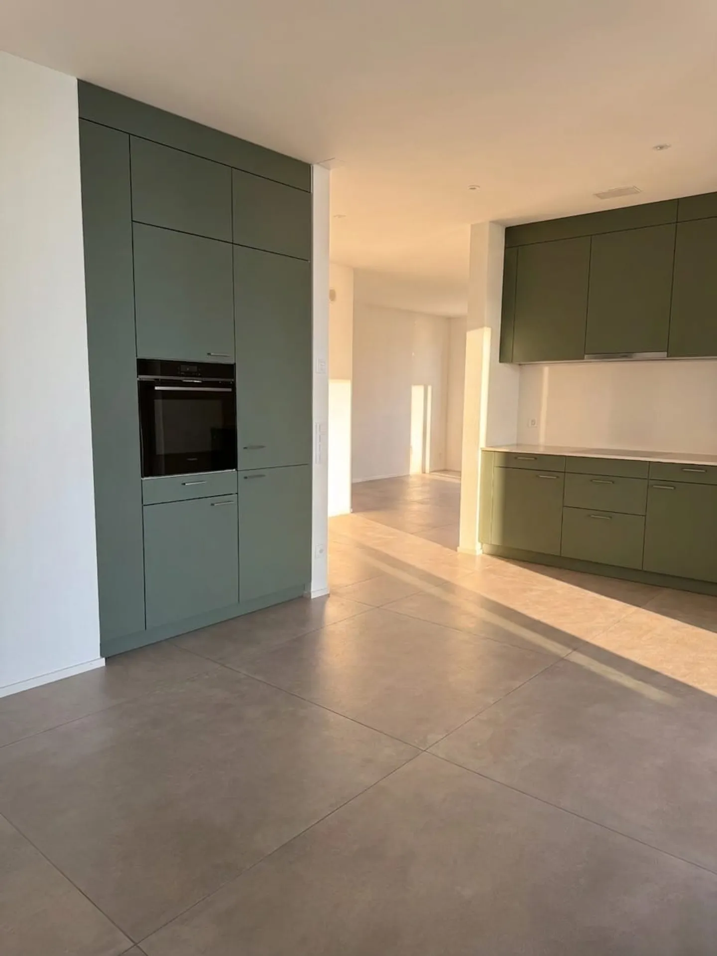 Modern Apartment with Balcony - Photo 2 of 13