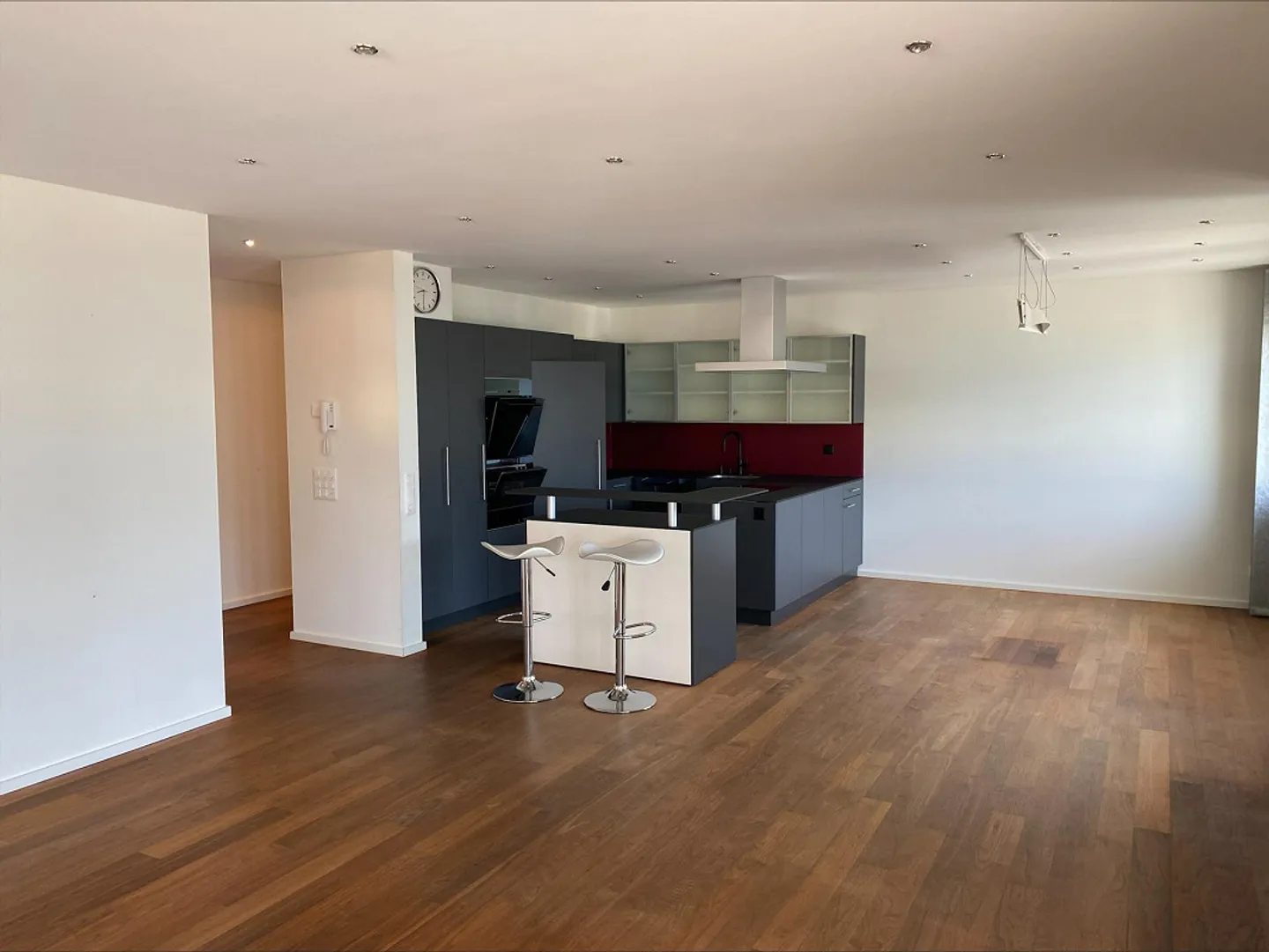 Bellissimo attico di 4 1/2 stanze in affitto - Foto 1 di 14