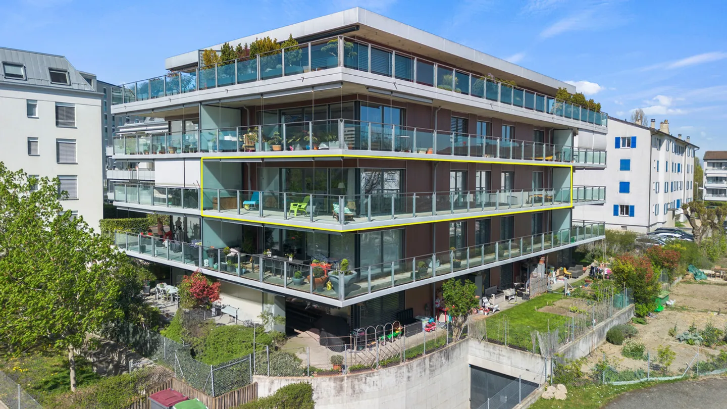 Beautiful opportunity in the heart of the Vaud capital - Photo 2 of 13