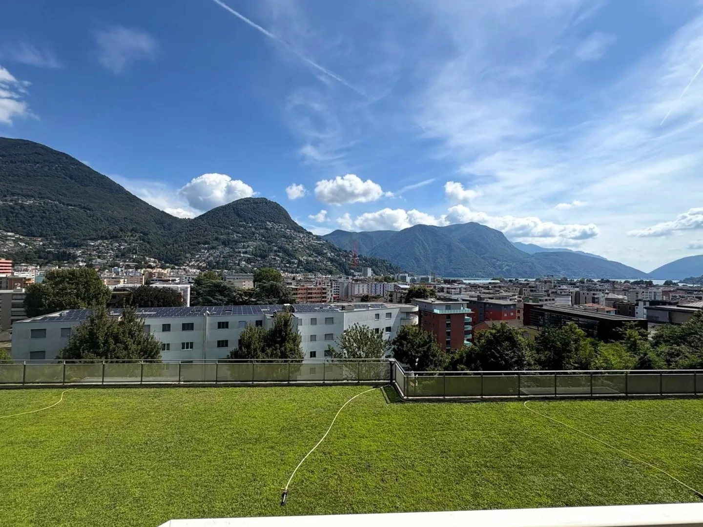 Magnifique vue depuis votre nouveau chez-vous - Photo 1 sur 11