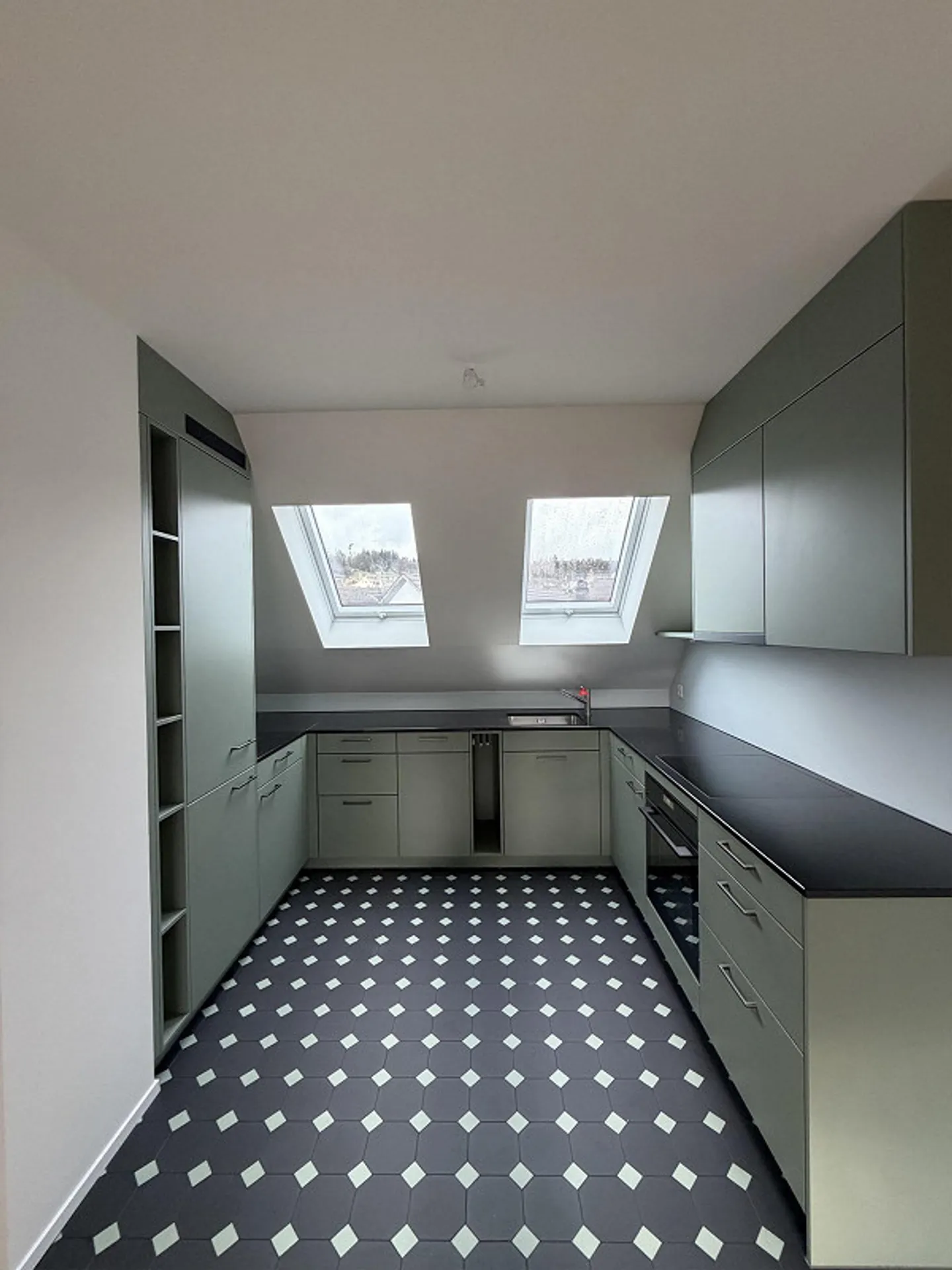 Appartamento ristrutturato con 3 stanze a Oberwinterthur - Foto 3 di 12