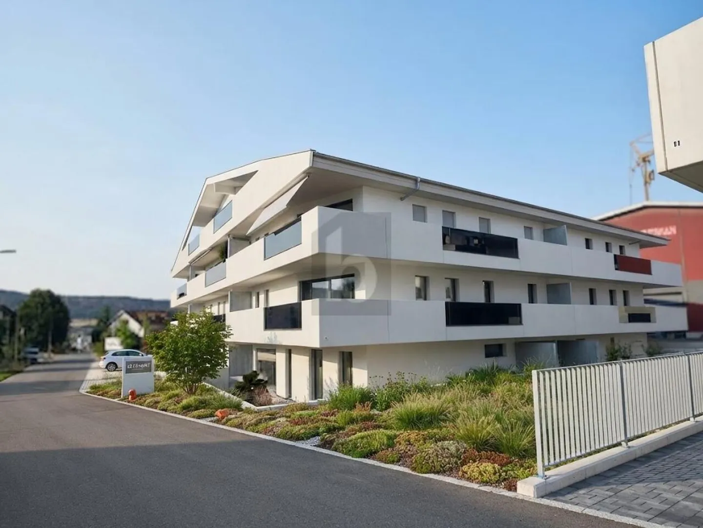 BRIGHT, MODERN AND QUIET - Photo 1 of 6
