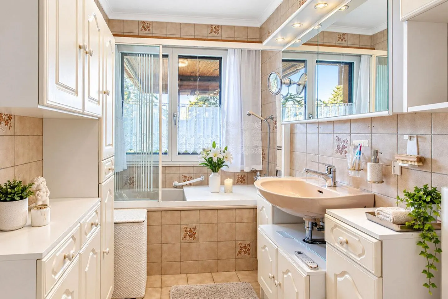 6.5-Room Family Paradise Villa with Generous Surroundings - Photo 19 of 29