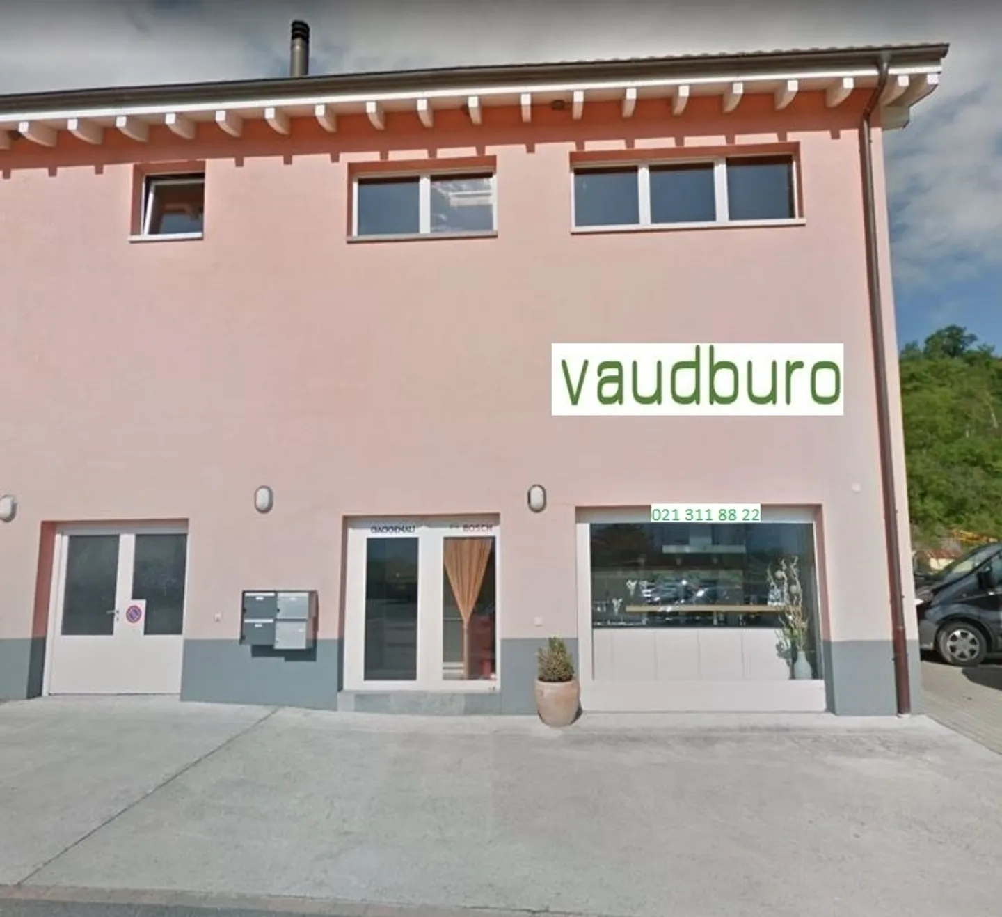 Locale - Showroom di 120 m2 in affitto - Foto 1 di 7