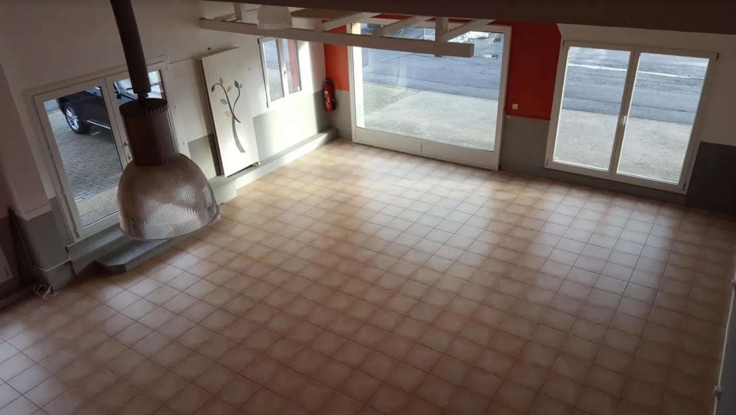 Locale - Showroom di 120 m2 in affitto - Foto 3 di 7