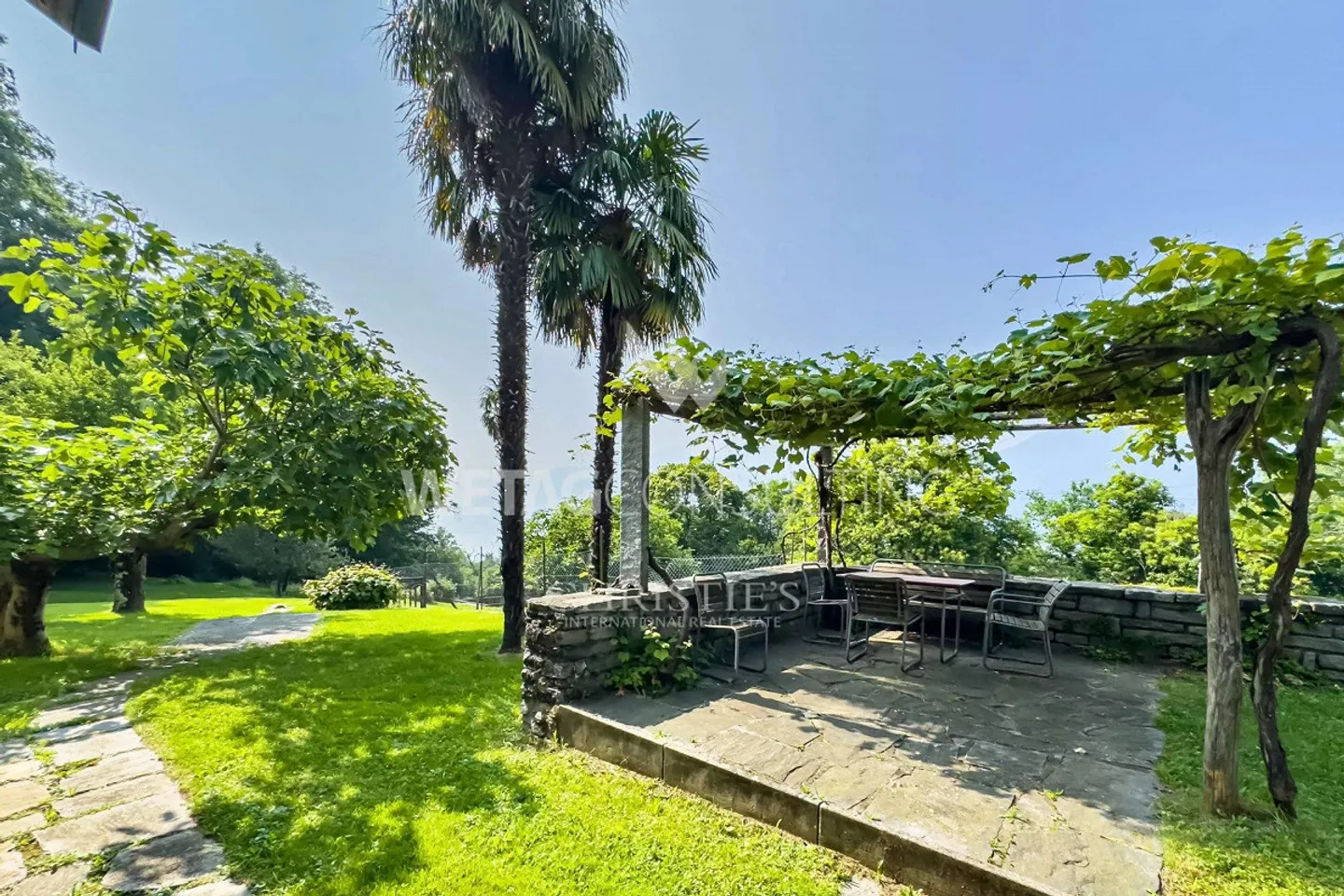 Propriété spacieuse dans la verdure avec villa principale, maison d'hôtes et grotte indépendante à vendre à Rivera-Monteceneri - Photo 11 sur 13