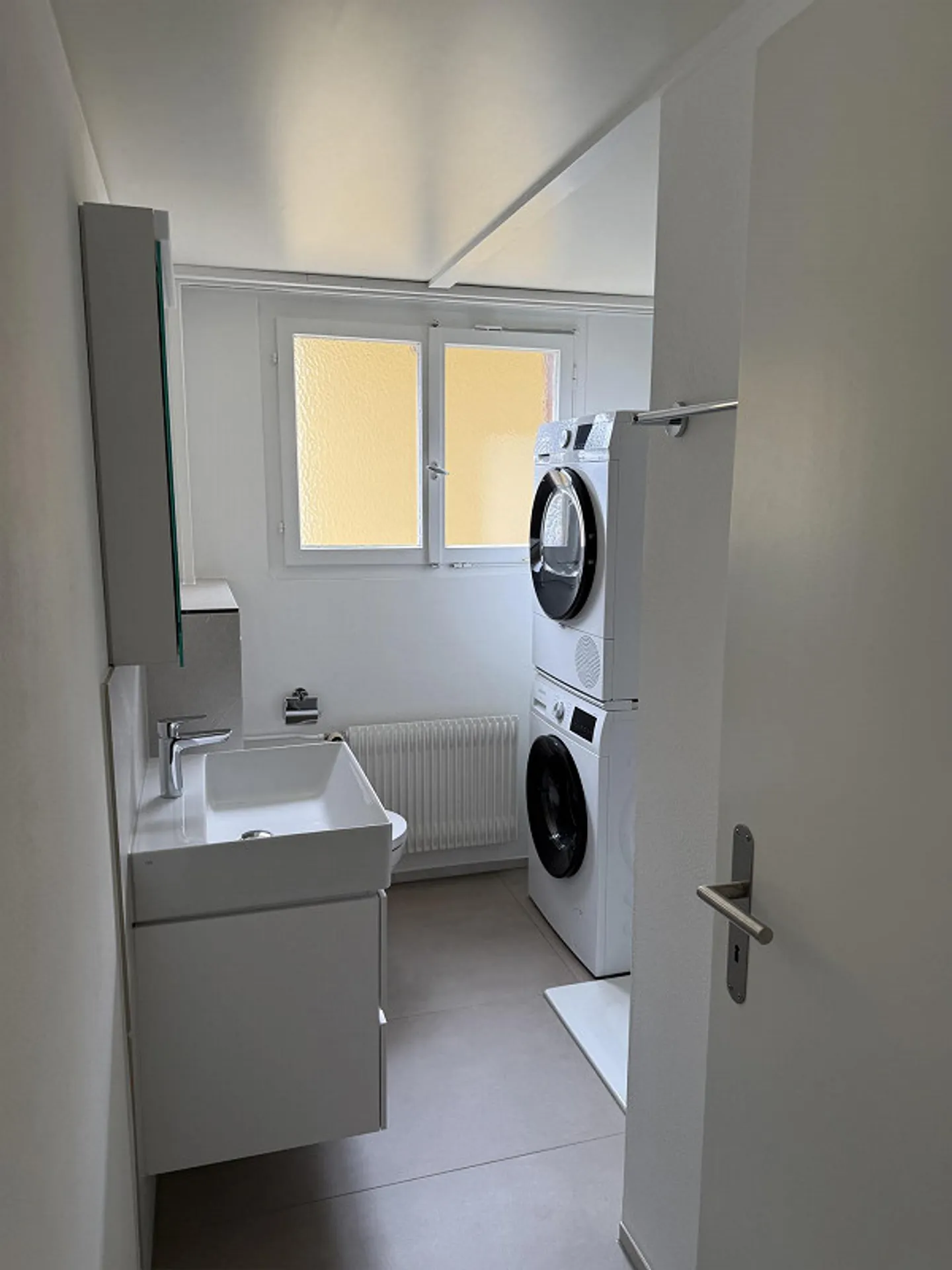 Appartamento 4 ½ stanze ristrutturato/convertito di recente con torre di lavaggio privata - Foto 4 di 11