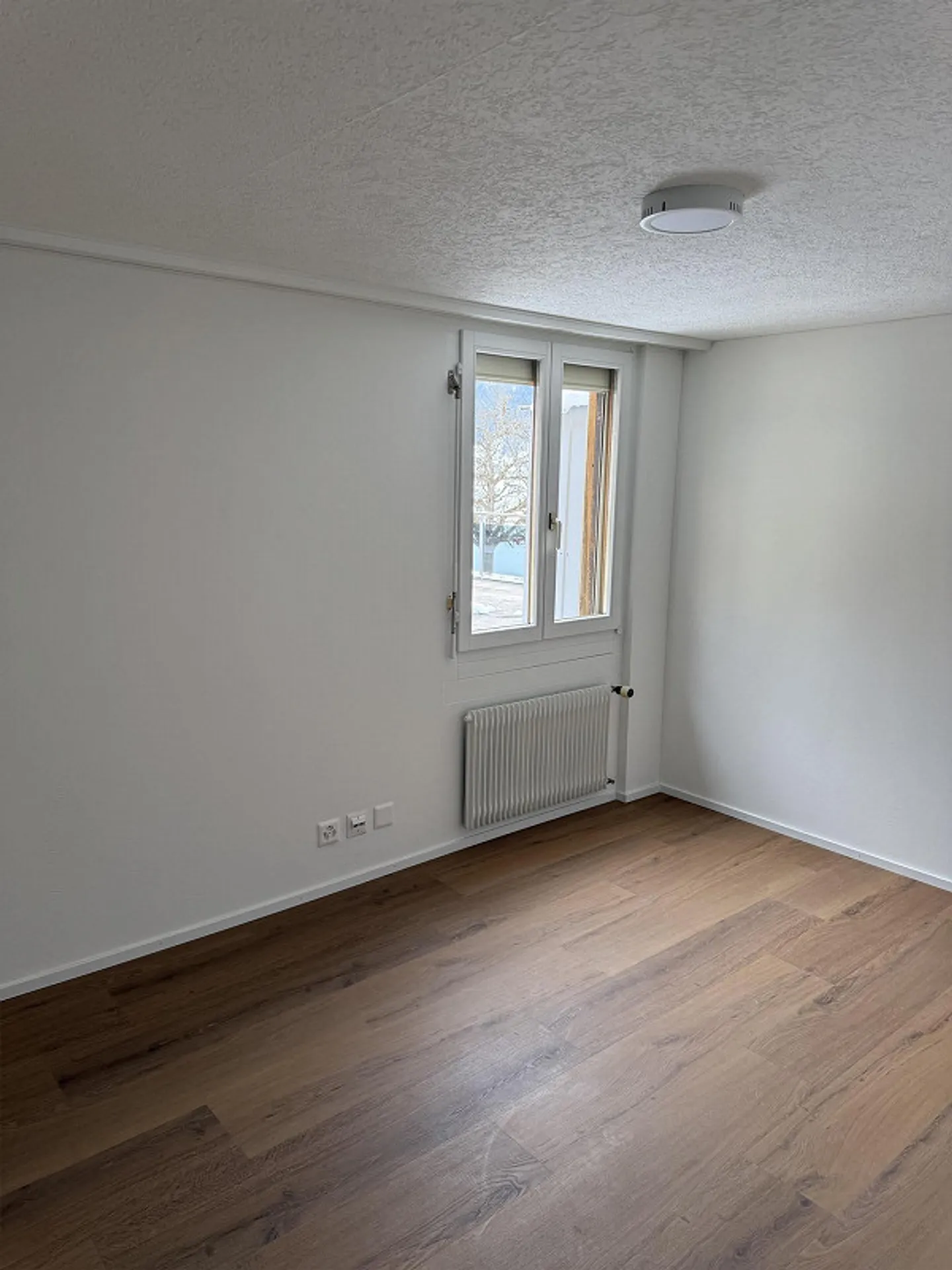 Appartamento 4 ½ stanze ristrutturato/convertito di recente con torre di lavaggio privata - Foto 6 di 11