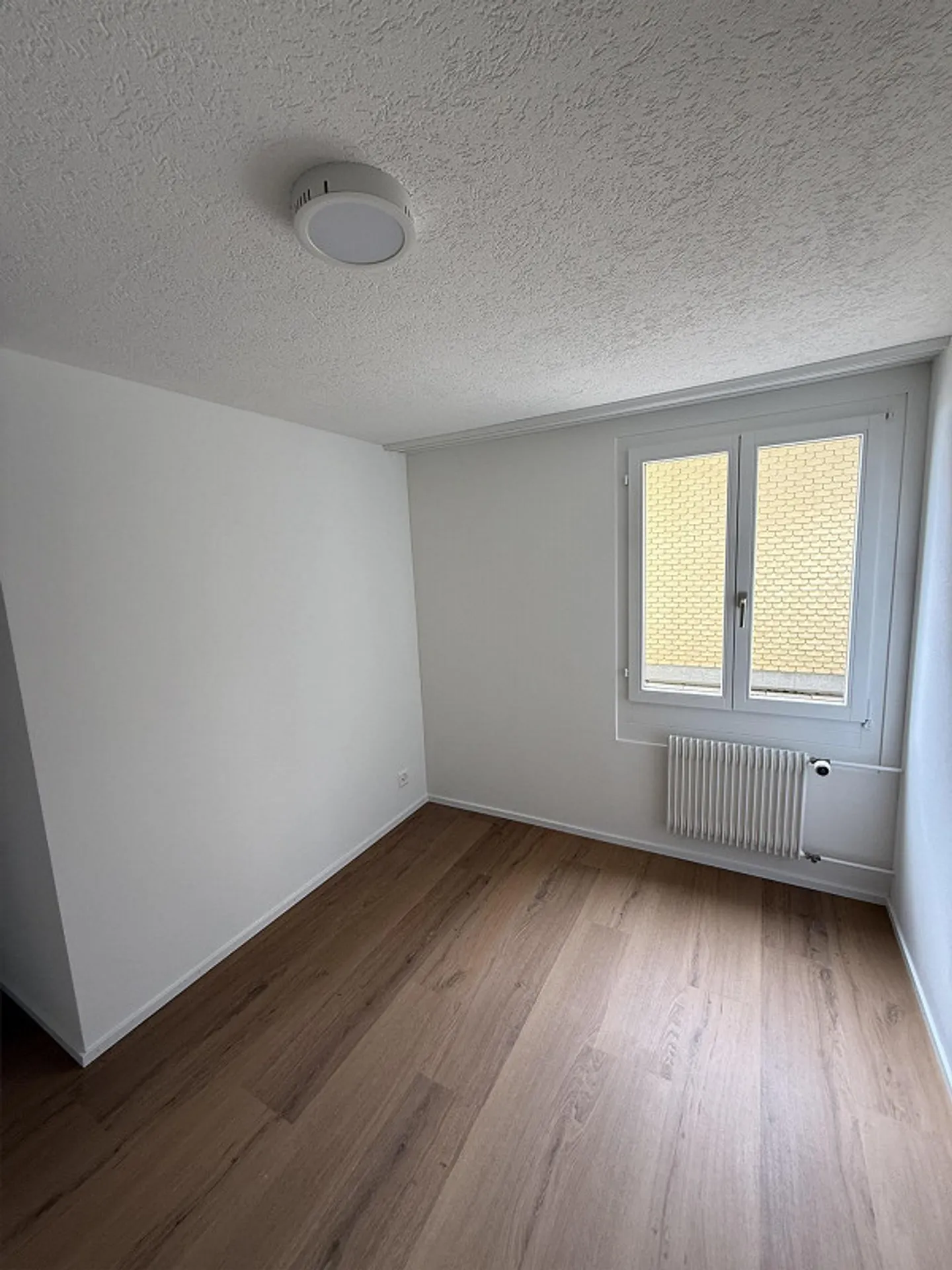 Appartamento 4 ½ stanze ristrutturato/convertito di recente con torre di lavaggio privata - Foto 7 di 11