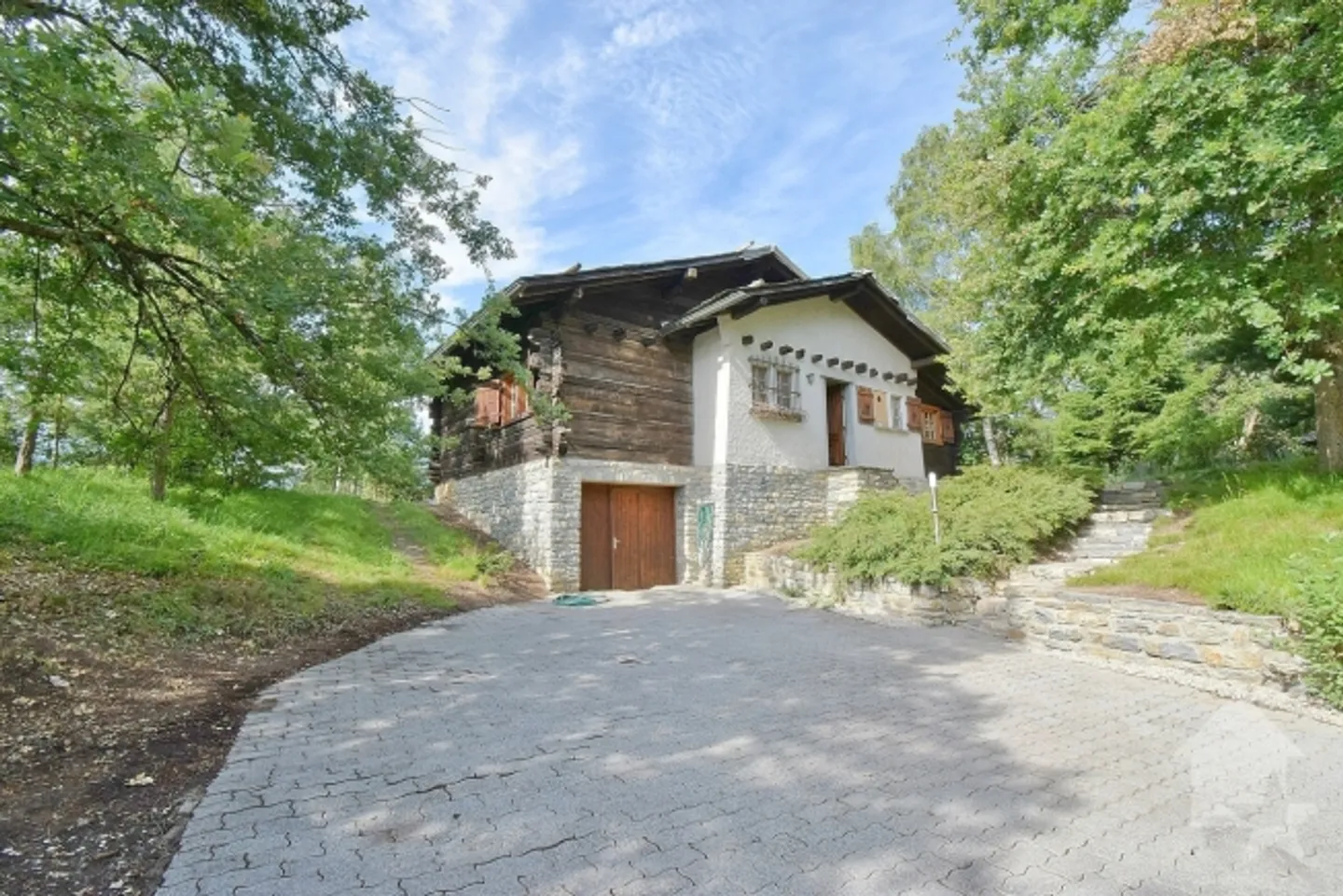 Bellissimo chalet in montagna in una zona tranquilla e spaziosa - Foto 2 di 13