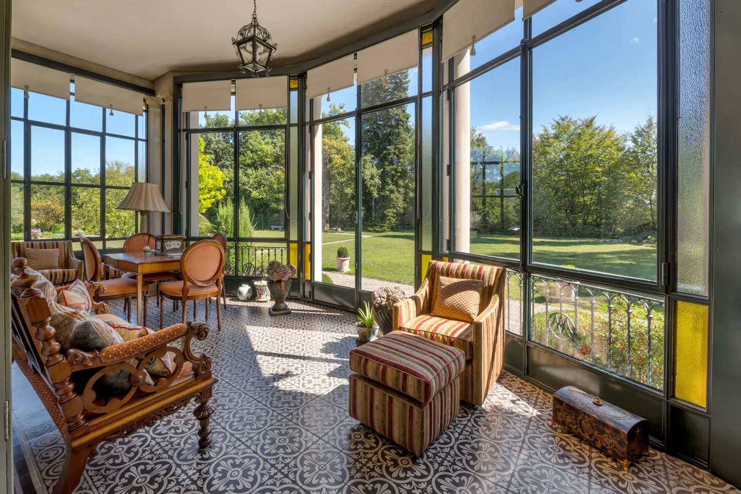 Außergewöhnliches Château aus dem 19. Jahrhundert und 9,5 Hektar Anwesen - Foto 9 von 22