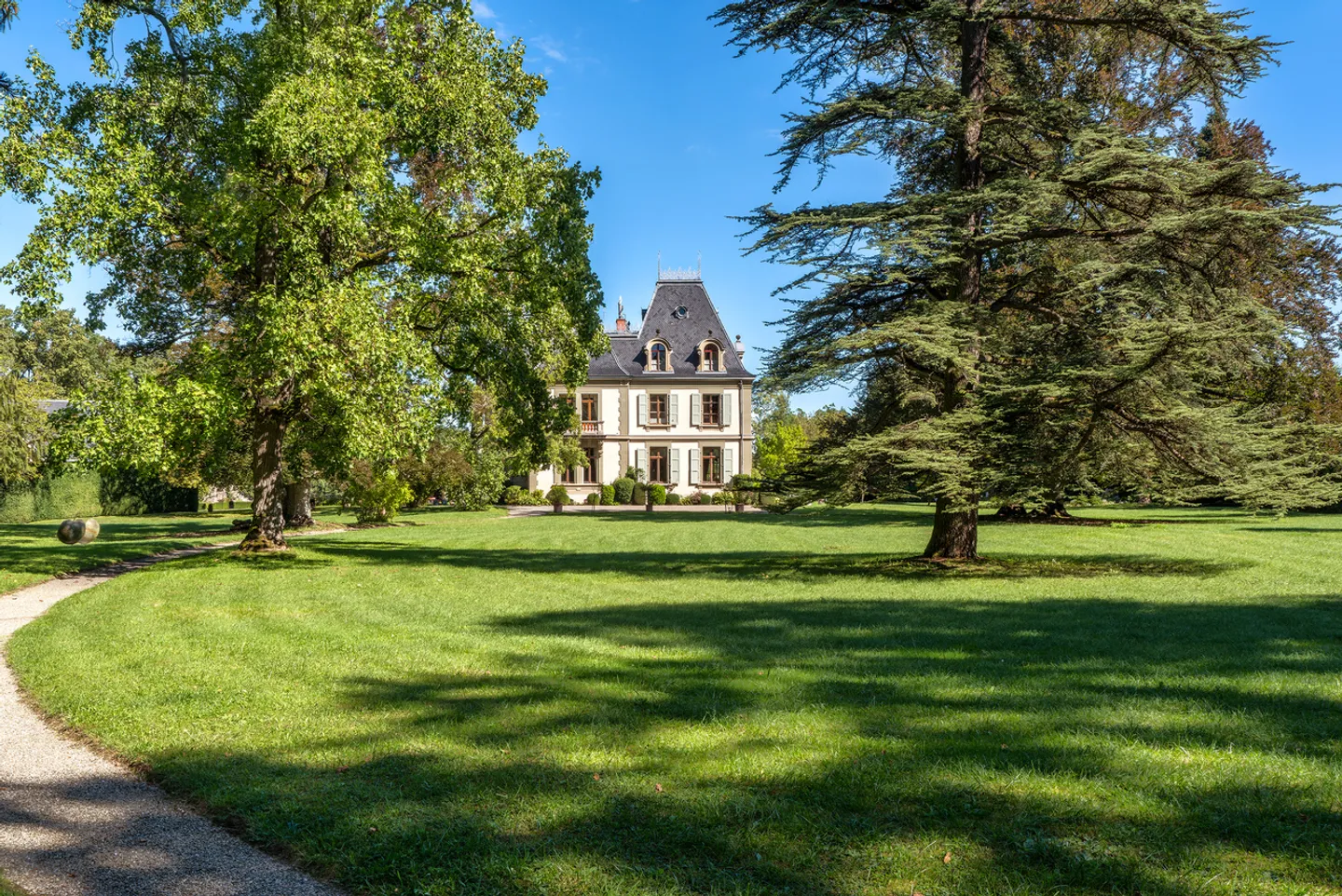 Außergewöhnliches Château aus dem 19. Jahrhundert und 9,5 Hektar Anwesen - Foto 21 von 22