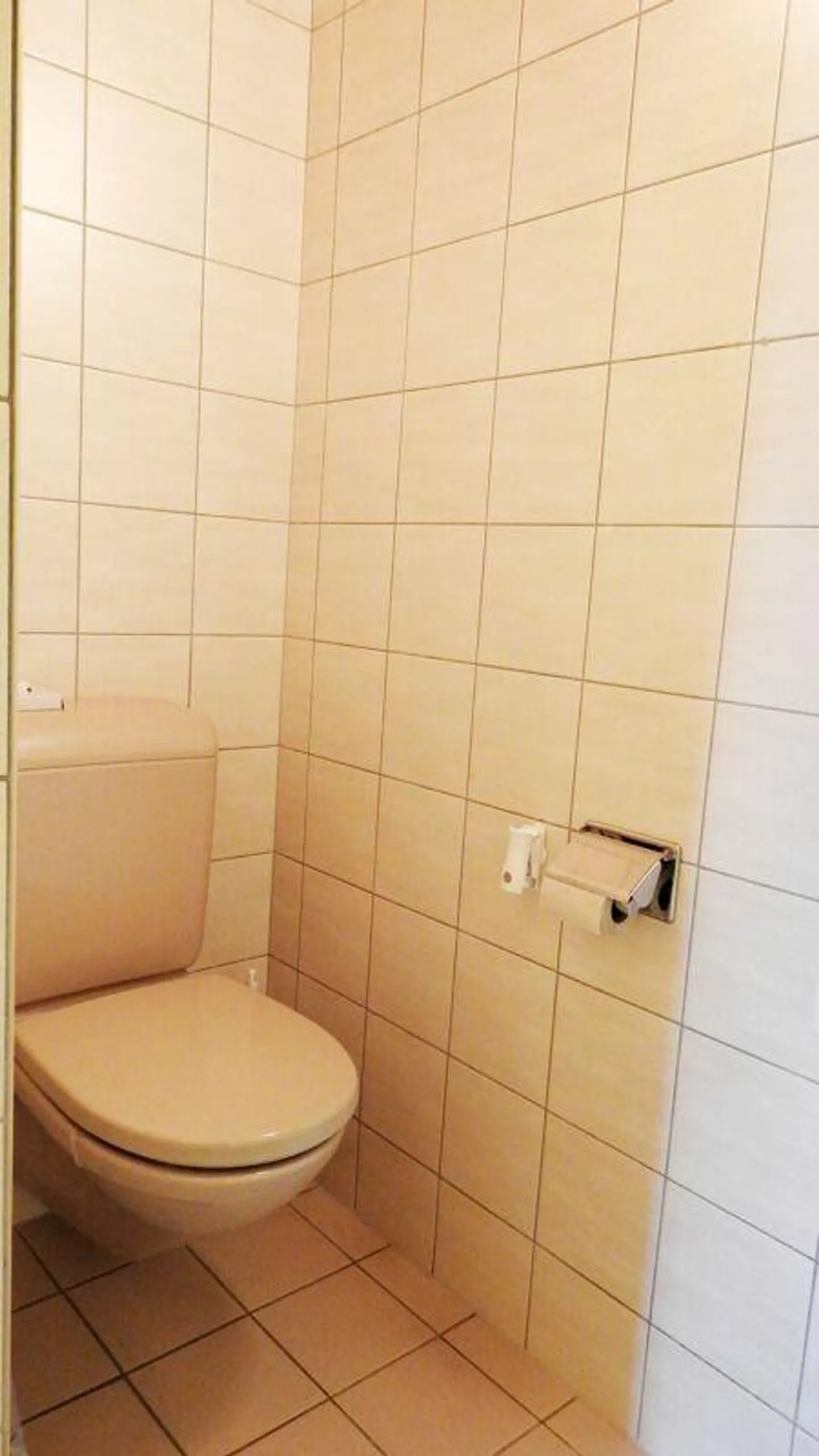 Restaurant Central with Apartment and Garage - Photo 16 of 30