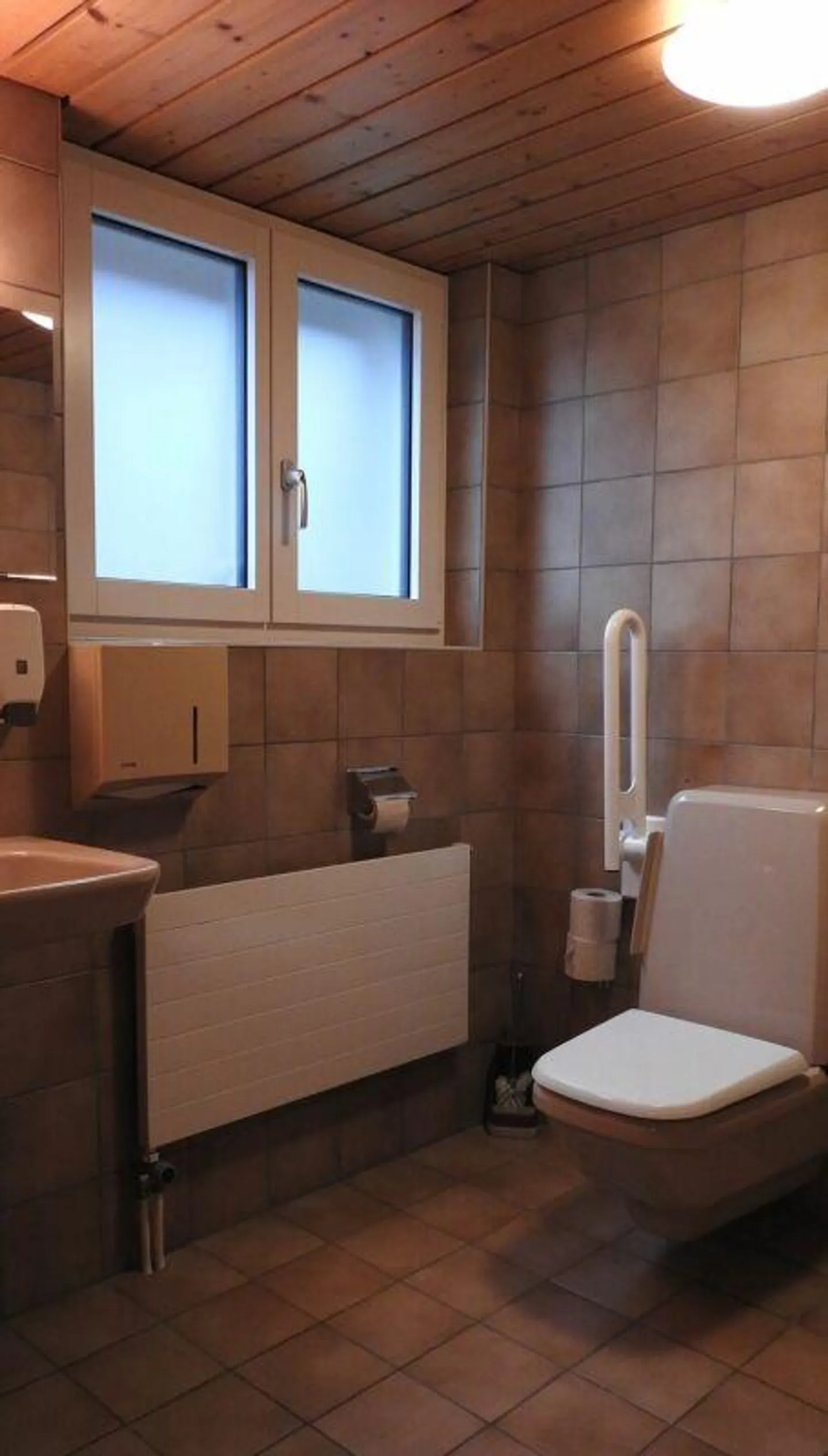 Restaurant Central with Apartment and Garage - Photo 10 of 30